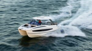 aquila-power-catamarans-32-sport-e