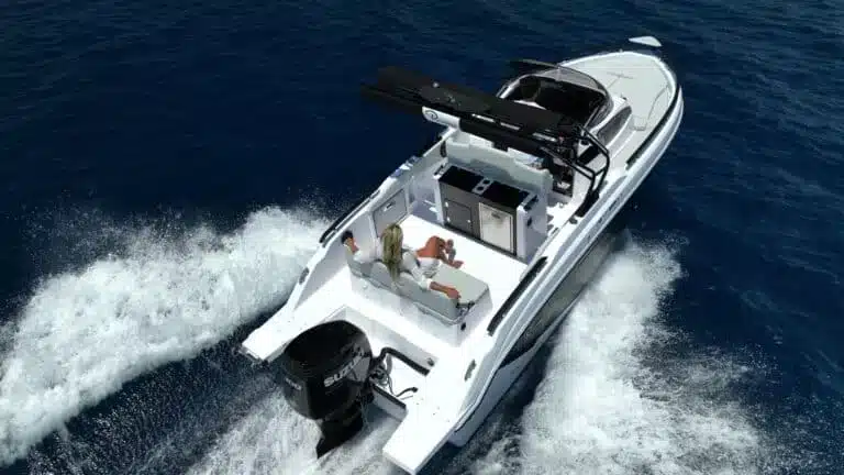 RANIERI NEXT 255 LX, el daycruiser tiene un nuevo estilo