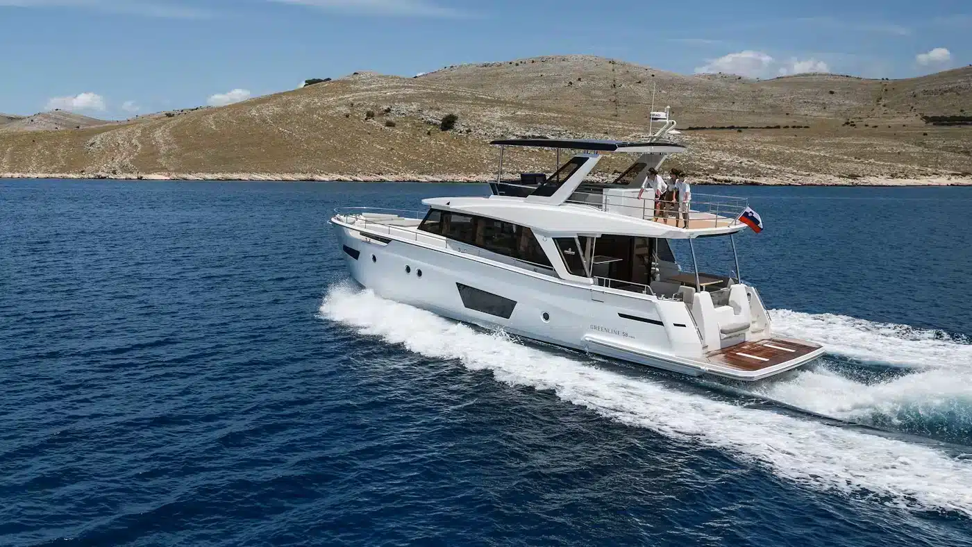 GREENLINE 58 FLY HYBRID, la prueba de un family cruiser sin igual