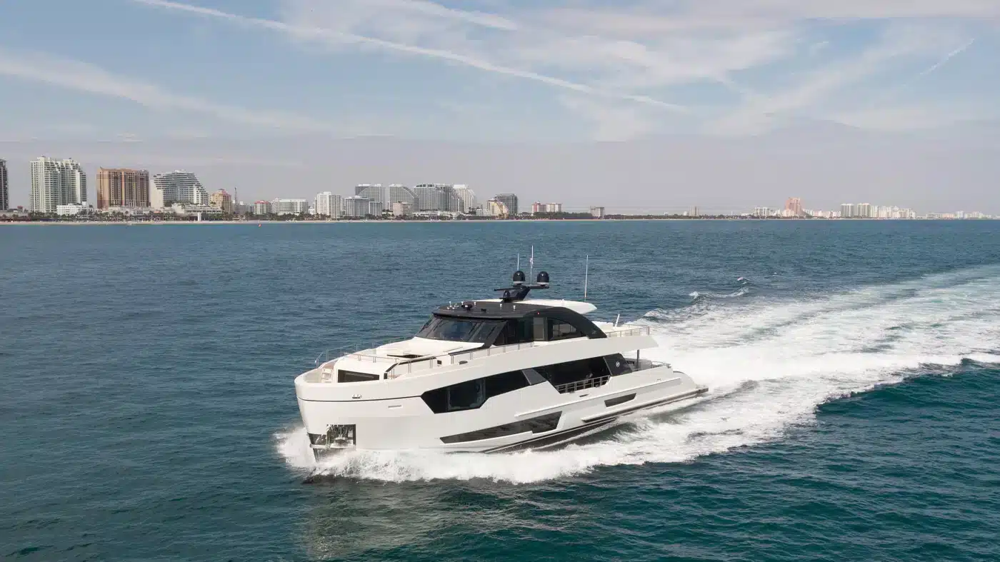 Un nuevo Ocean Alexander 32E vendido en los Estados Unidos