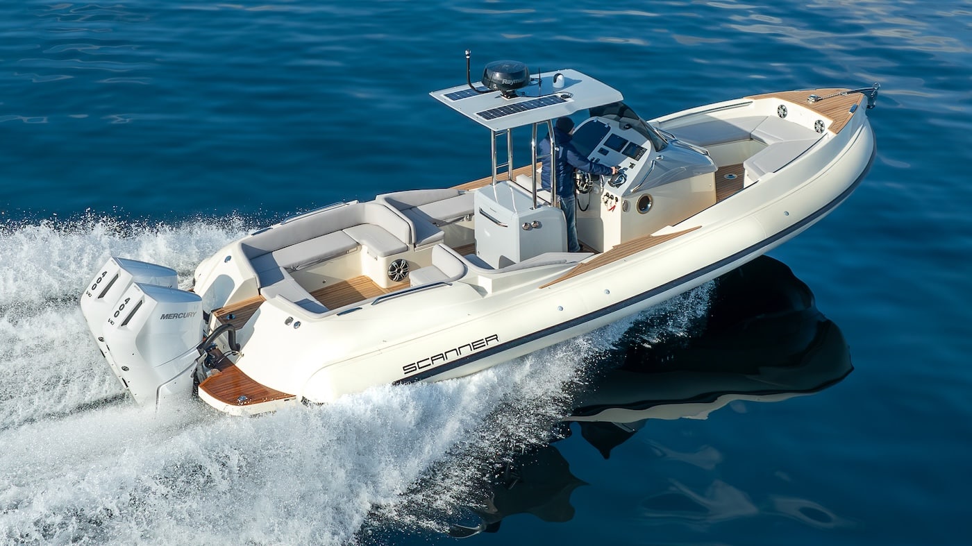 Envy 950 Tender: elegancia a 60 nudos de velocidad